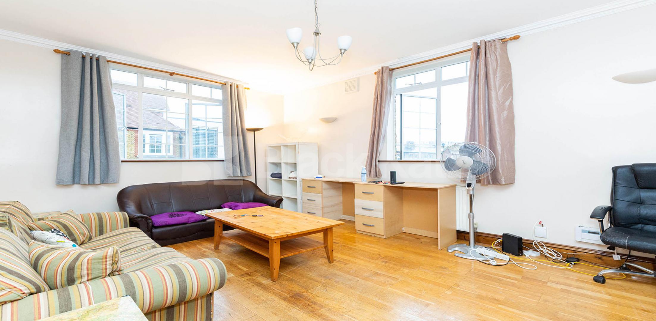 Beautiful three double bedroom flat Cranleigh Street, Camden